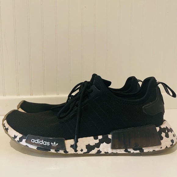 Adidas Cow-print NMD R1 CORE BLACK/CORE BLACK/CLOUD WHITE - Picture 1 of 3
